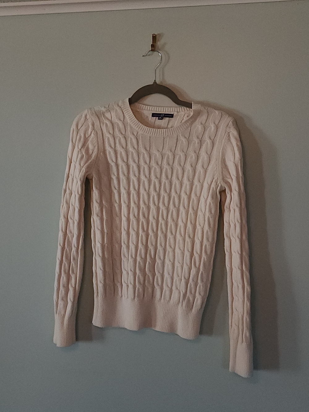GAP Ivory Cable Knit Crewneck Sweater